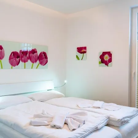 Lena Mit Fahrstuhl Und Baecker Im Haus, Direkt An Der Flaniermeile Apartment